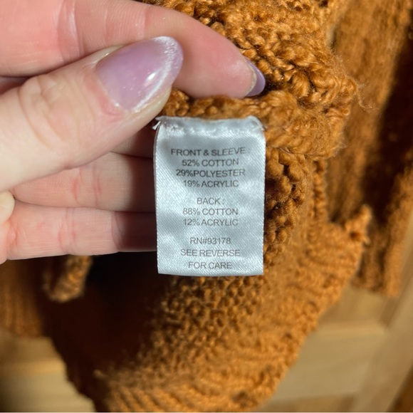 CHELSEA & THEODORE Rust V-Neck Oversized Sweater XS NWT - Picture 7 of 7